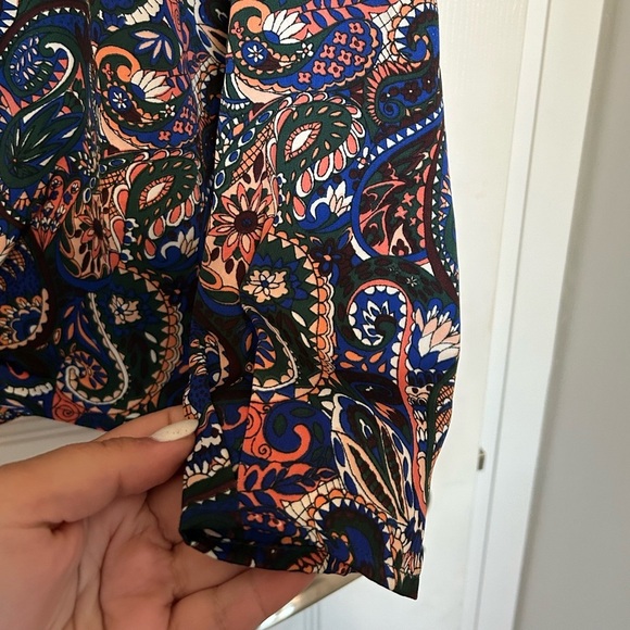 4/$20 Vero Moda paisley long sleeve scoop neck light pink and navy blouse size S - Picture 4 of 8